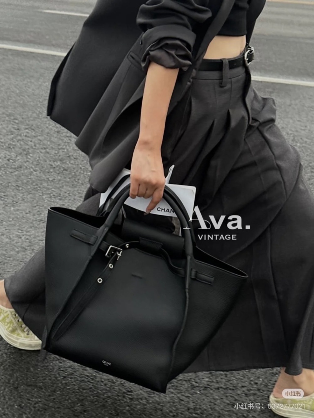 Celine - Picture 4 of 8
